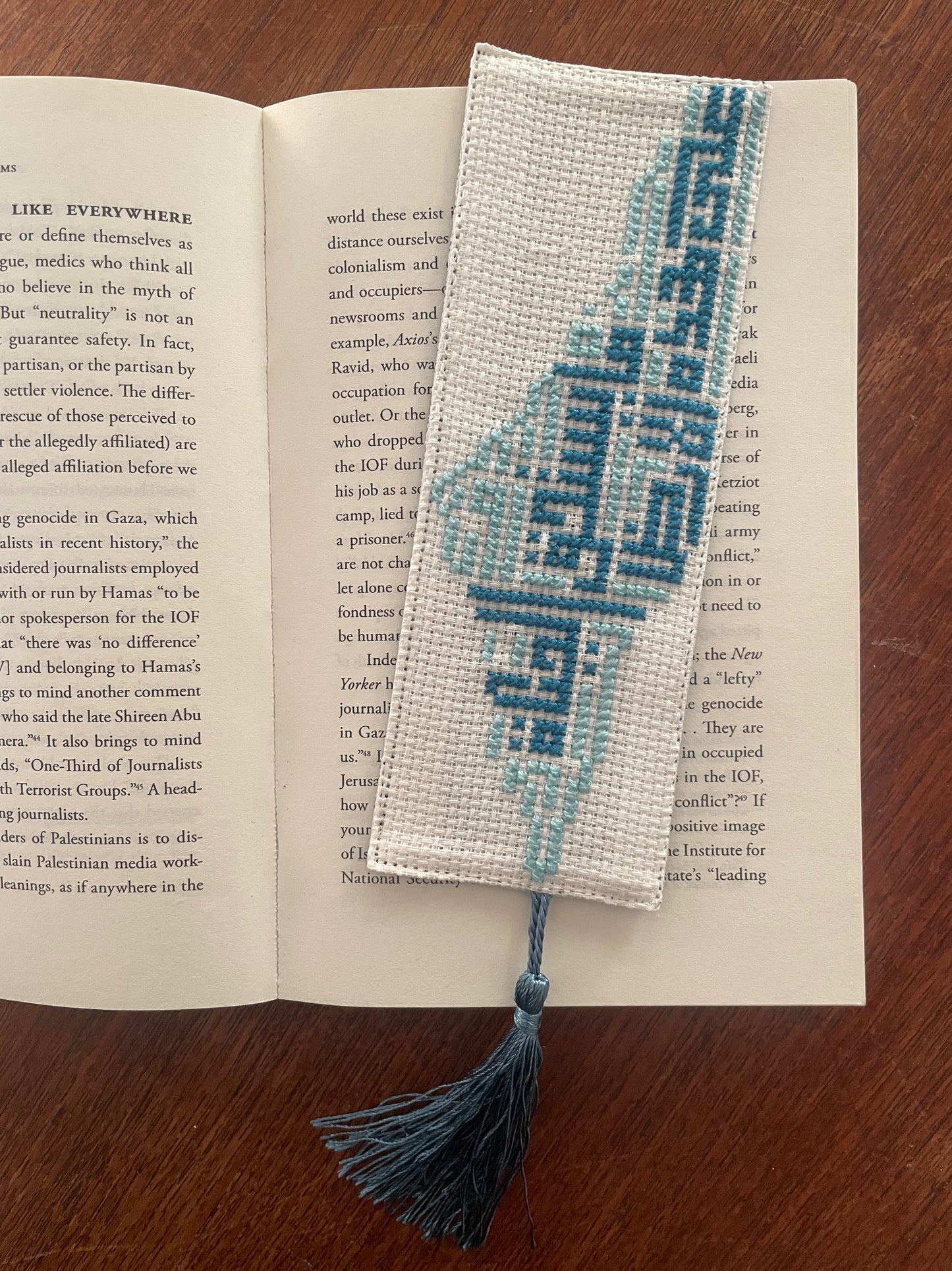 Tatreez Bookmark - Map with Mahmoud Darwish quote - Blue